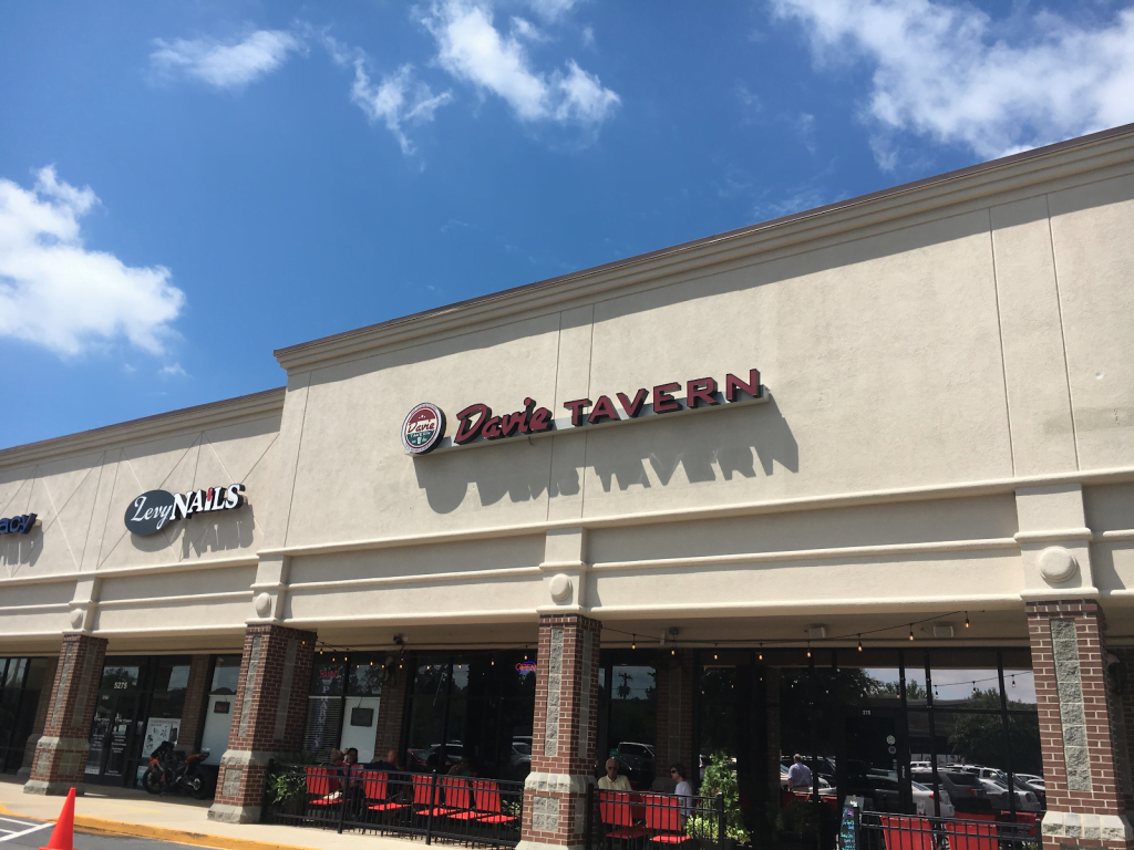 places to eat in bermuda run davie tavern